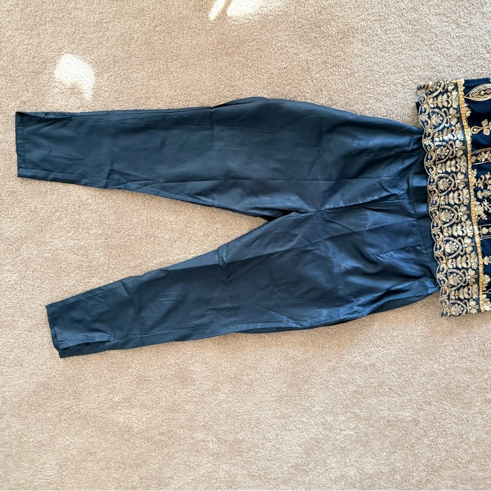 Elegant Emerald and Gold Embroidered Kurta and Pant - Picture 11 of 16
